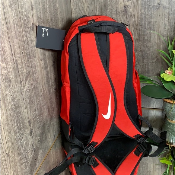 ❤️ Nike Brasilia 30L Backpack red/black/white - Picture 5 of 8